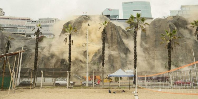 An earthquake off Peru’s coast shakes capital, leaving one person dead and 5 injured