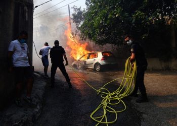 Wildfire threatens Marseille, shuts down airport in southern France