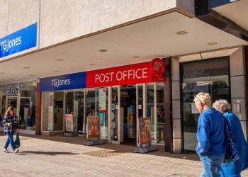 234-year-old book and news chain starts closing hundreds of stores