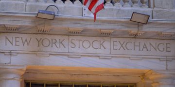 Stocks Settle Higher as a Weak Jobs Report Allays Rate Hike Fears