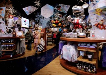 Disney shuts down online store in major retail pullback
