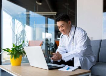 doctor uses telehealth