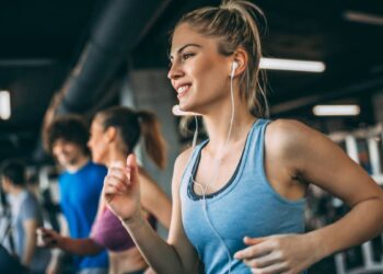 41-year-old gym chain closes locations and won’t let members quit
