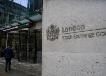 Top FTSE 100 shares to watch next week: IAG, BT Group, National Grid, Diageo